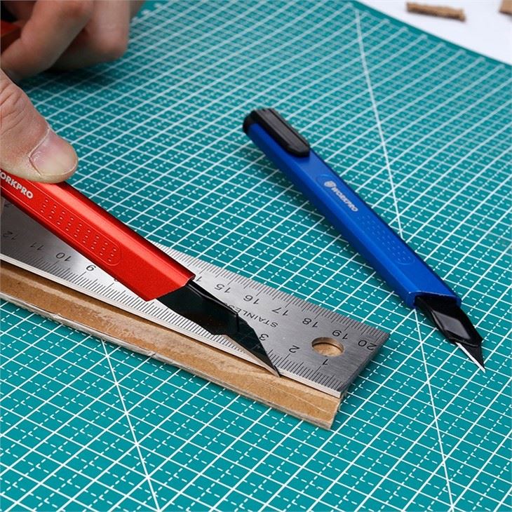 Snap Off Blade Knife