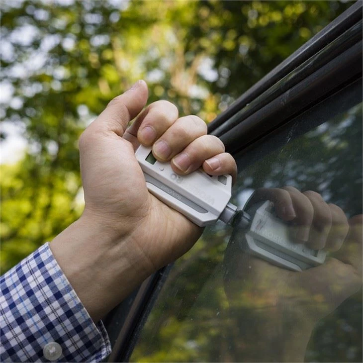Multi Purpose Emergency Tool For Car