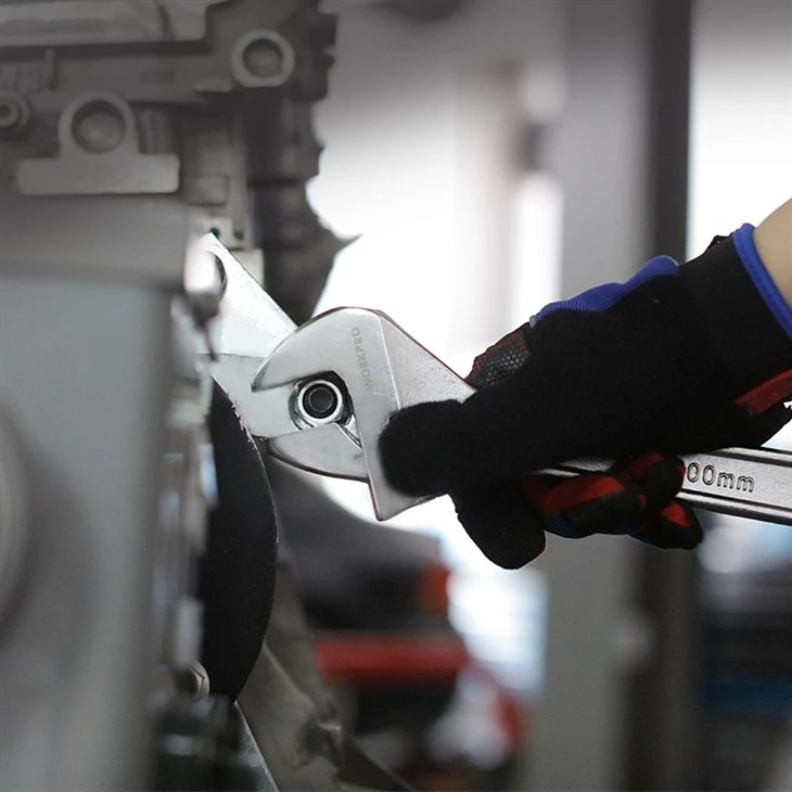 300MM ADJUSTABLE WRENCH